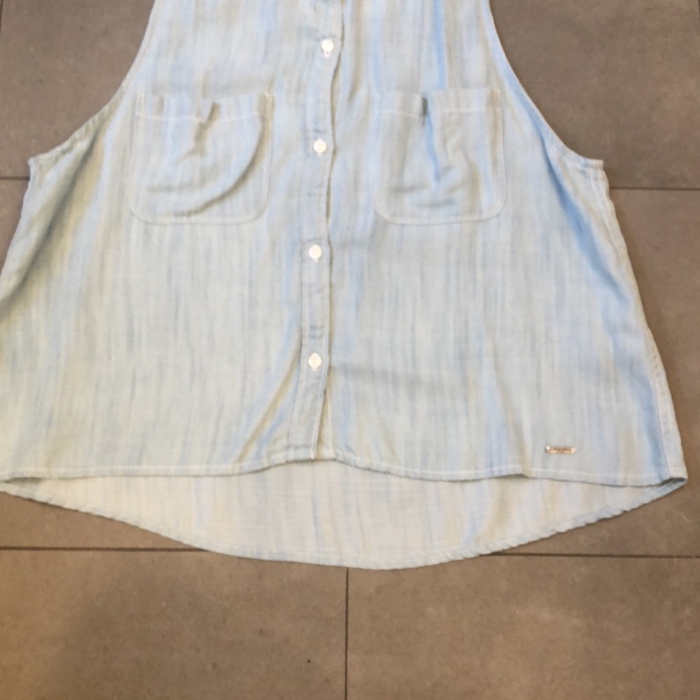 Abercrombie & Fitch Button Down Sleeveless Top with Collar - Picture 3 of 10